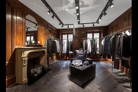 Karl Lagerfeld, Paris